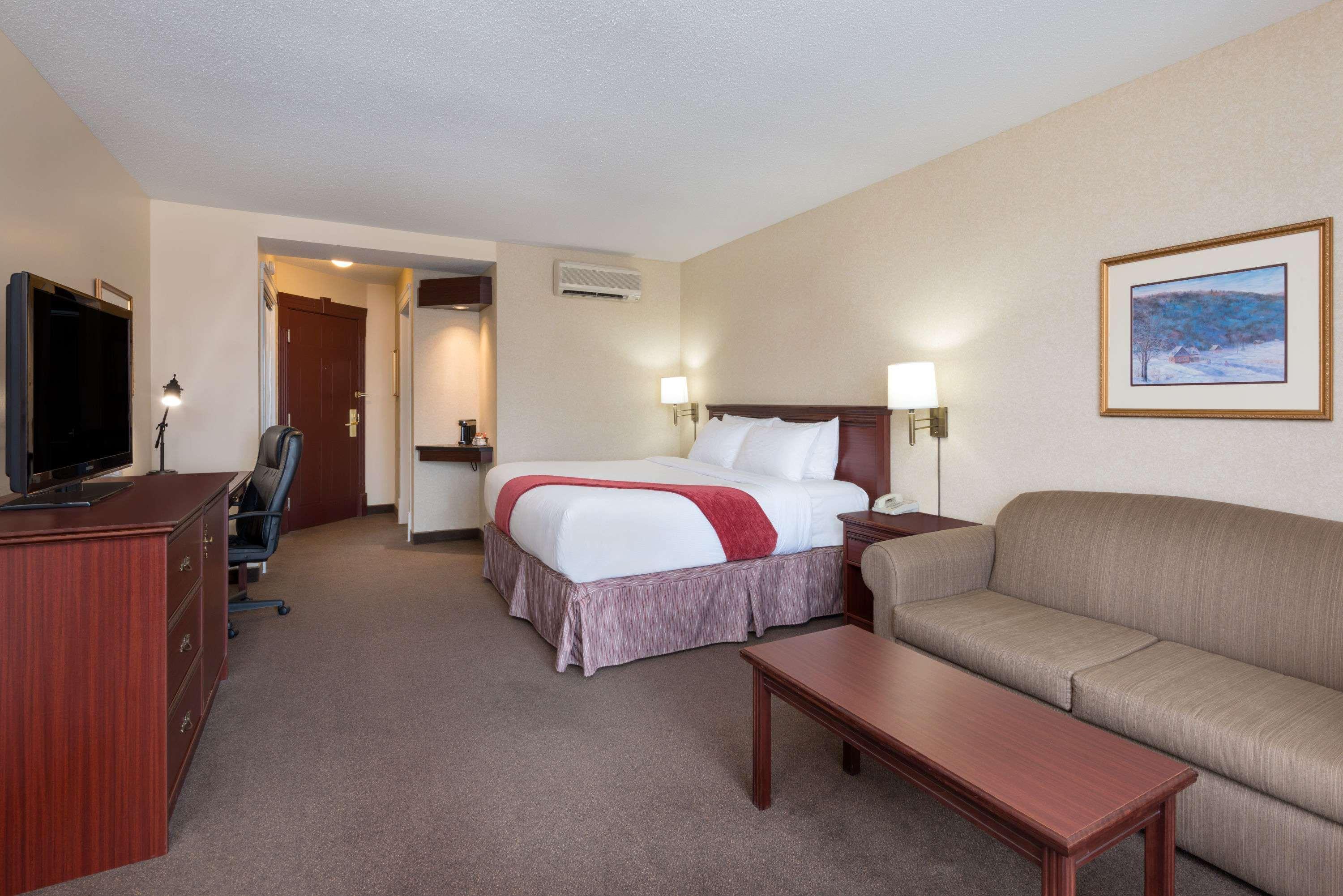 Ramada Plaza By Wyndham Gatineau/Manoir Du Casino Hotell Exteriör bild